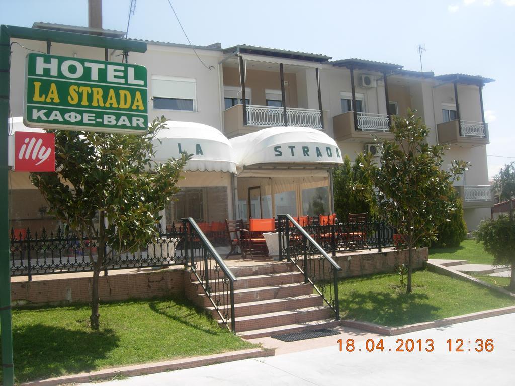 Hotel-Apartments La Strada Tycherón Екстериор снимка